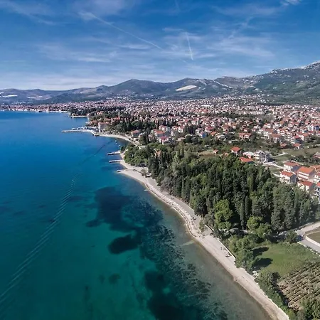 3 Bedroom Cozy In Kastel Luksic *