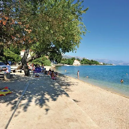 3 Bedroom Cozy In Kastel Luksic Kaštela