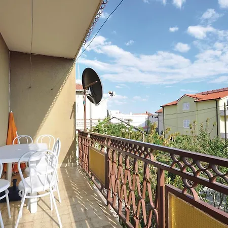 3 Bedroom Cozy In Kastel Luksic Kaštela