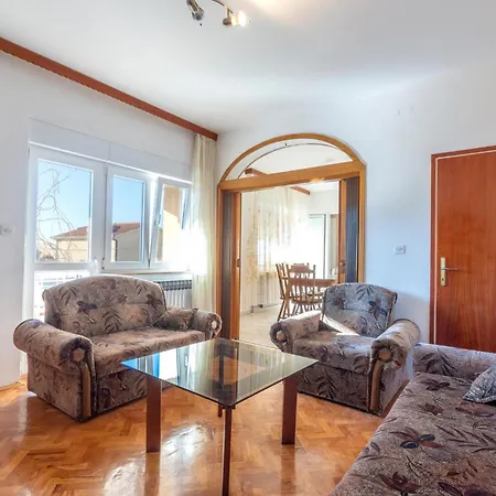 3 Bedroom Cozy In Kastel Luksic * Kaštela