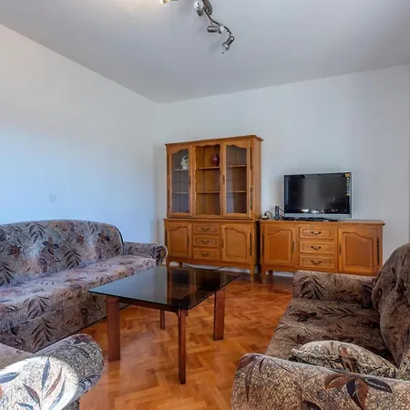 Apartament 3 Bedroom Cozy In Kastel Luksic *
