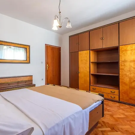 Traumhafte 3-Zimmer-Wohnung In Kastel Luksic Apartment