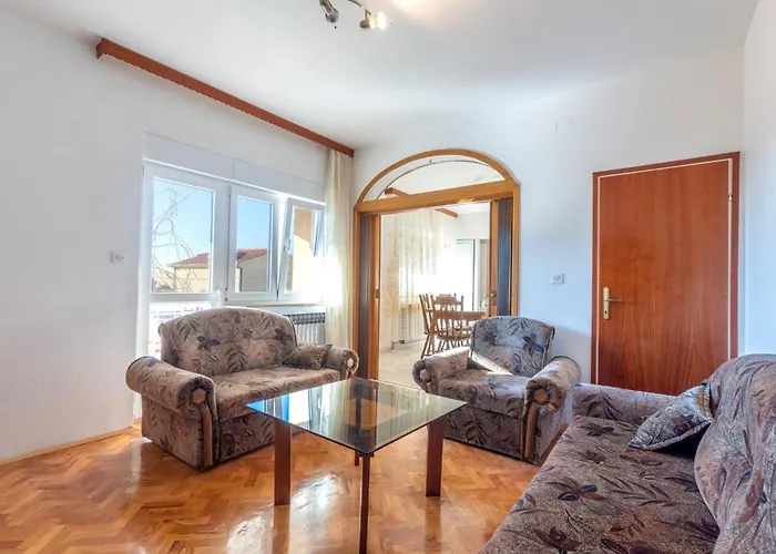 Don Petra Katunarica Cr * Kaštela